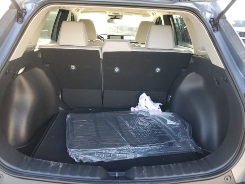 Used 2024 Toyota Corolla Cross L image 14