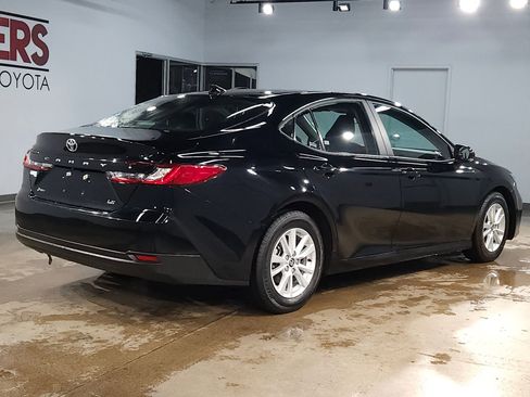 Used 2025 Toyota Camry LE FWD image 7