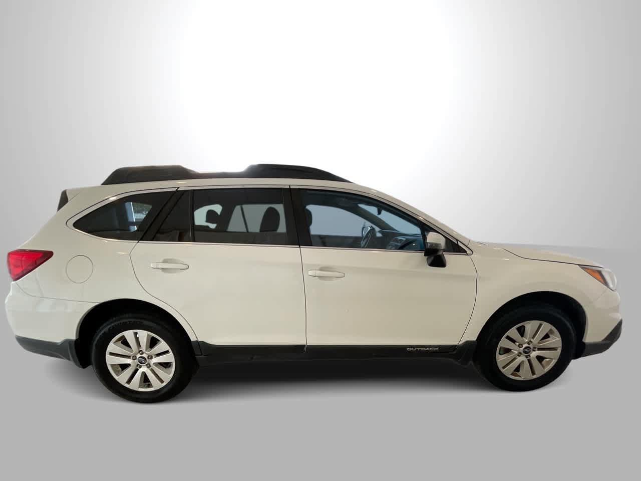 Used 2017 Subaru Outback 2.5i Premium AWD/4WD image 9