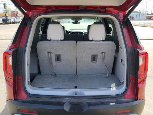 Certified 2022 GMC Acadia SLT w/ Technology Package image 12