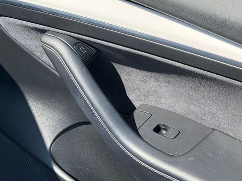 Used 2021 Tesla Model 3 Standard Range Plus image 34