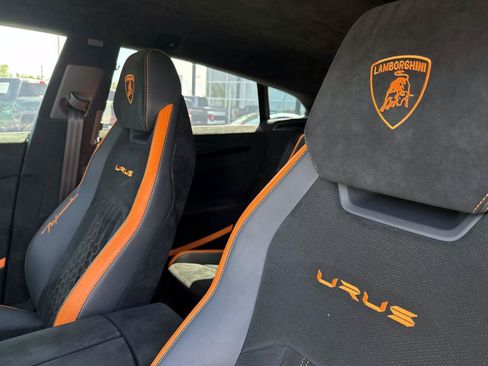 Used 2023 Lamborghini Urus Performante AWD/4WD image 23