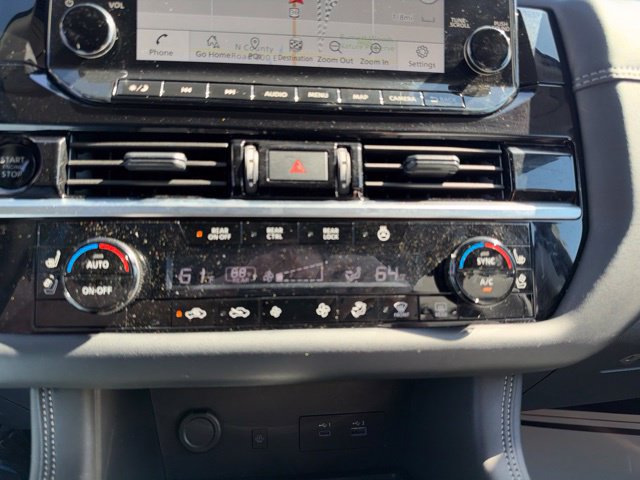 Used 2025 Nissan Pathfinder Platinum AWD/4WD image 21