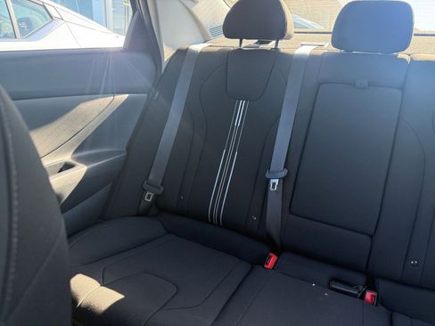 Used 2025 Hyundai Elantra SEL image 35