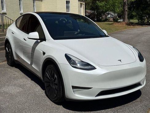 Used 2021 Tesla Model Y Long Range AWD/4WD image 2