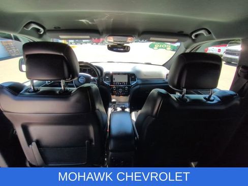 Used 2019 Jeep Grand Cherokee Altitude AWD/4WD image 21