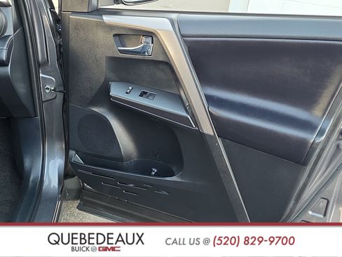 Used 2018 Toyota RAV4 XLE w/ Plus Extra Value Package AWD/4WD image 29