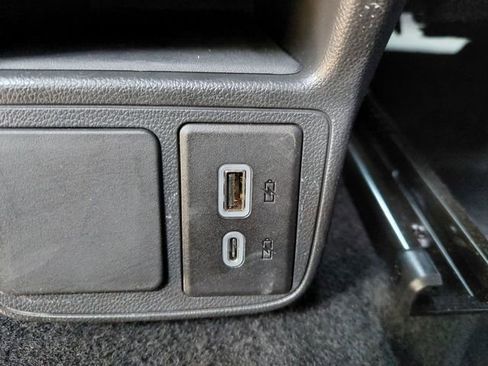Used 2025 Buick Encore GX Preferred AWD/4WD image 19