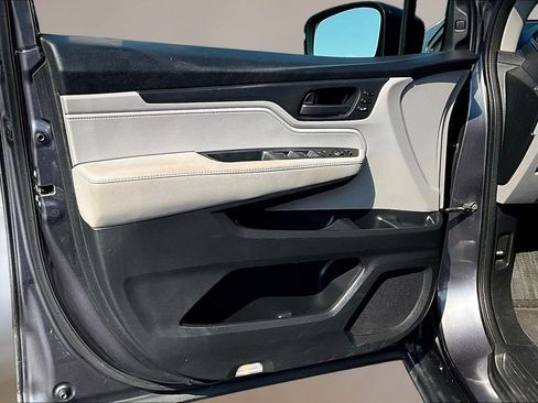 Used 2018 Honda Odyssey EX-L image 17