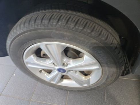 Used 2014 Ford Escape SE w/ Equipment Group 201A FWD image 14