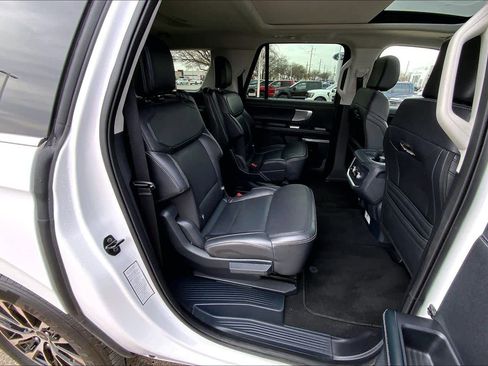 Used 2025 Ford Expedition Max Platinum AWD/4WD image 20