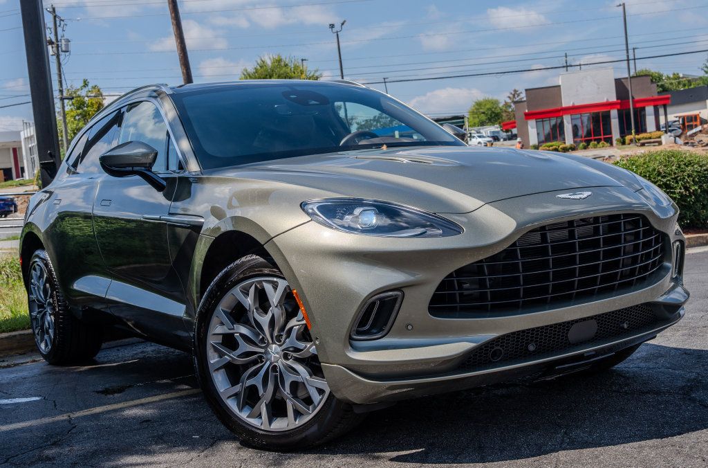 Used 2023 Aston Martin DBX AWD/4WD image 3