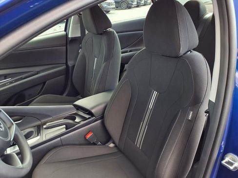 Used 2023 Hyundai Elantra SEL w/ Cargo Package image 12