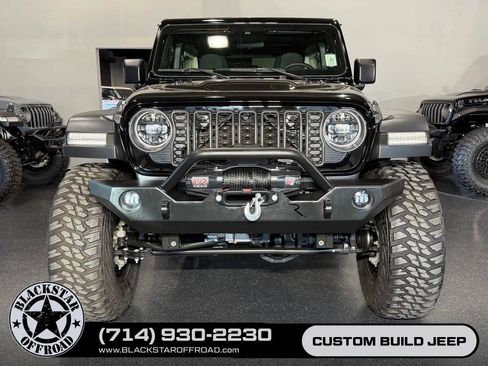 Used 2024 Jeep Wrangler Unlimited Rubicon AWD/4WD image 3