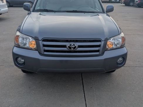 Used 2005 Toyota Highlander 2WD V6 image 2