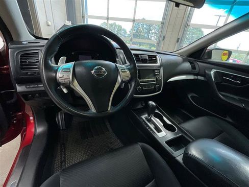 Used 2016 Nissan Altima 2.5 SR FWD image 12