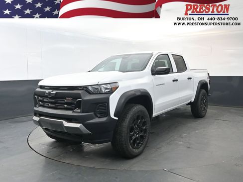 New 2026 Chevrolet Colorado Trail Boss AWD/4WD image 1