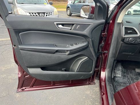 Used 2022 Ford Edge SEL w/ Convenience Package image 11