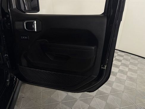 Certified 2023 Jeep Wrangler Unlimited AWD/4WD image 32