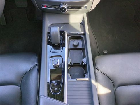 Certified 2024 Volvo S60 B5 Core image 17