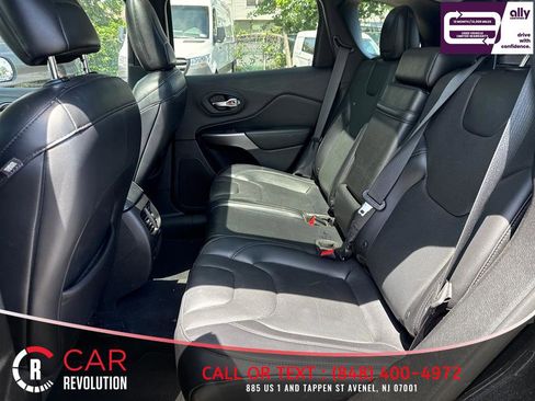 Used 2019 Jeep Cherokee Limited AWD/4WD image 10