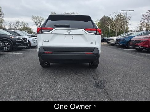 Used 2025 Toyota RAV4 LE AWD/4WD image 8