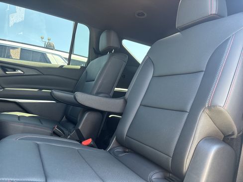 Used 2025 Chevrolet Traverse Z71 AWD/4WD image 13