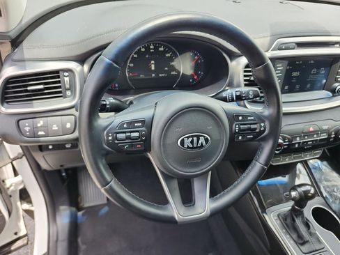 Used 2017 Kia Sorento EX w/ EX Advanced Touring Package image 32