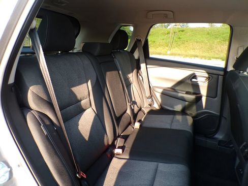 Used 2025 Nissan Rogue SV AWD/4WD image 18