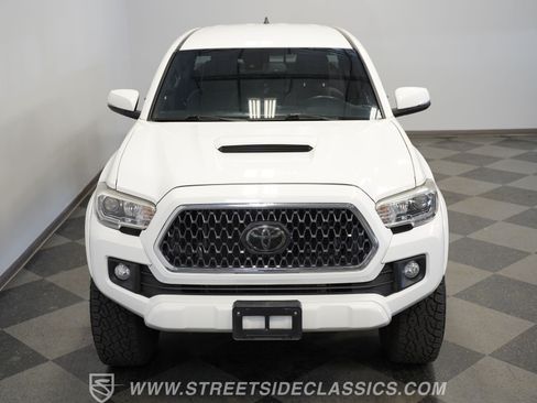 Used 2018 Toyota Tacoma TRD Sport w/ Technology Package RWD image 37