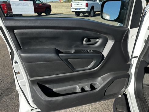 Used 2023 Nissan Titan S RWD image 18