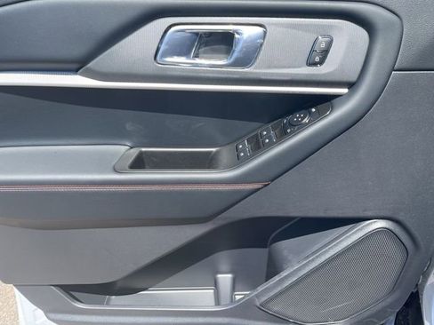 New 2026 Ford Explorer ST-Line AWD/4WD image 13