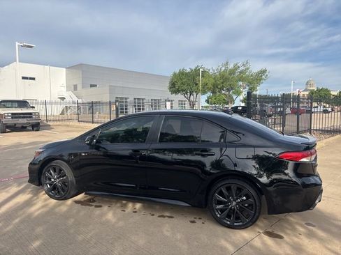 Used 2024 Toyota Corolla SE image 8