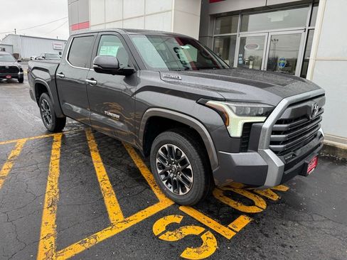 New 2025 Toyota Tundra Limited image 2