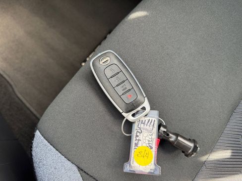 Used 2025 Nissan Versa SV image 21