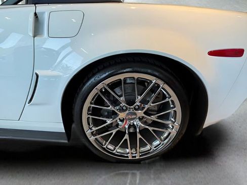 Used 2013 Chevrolet Corvette 427 w/ 1SC Preferred Equipment Group RWD image 17