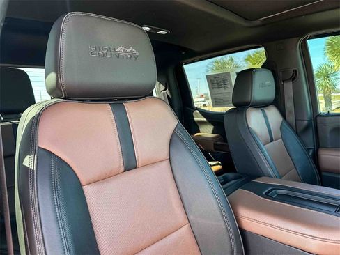 Used 2021 Chevrolet Silverado 1500 High Country image 23