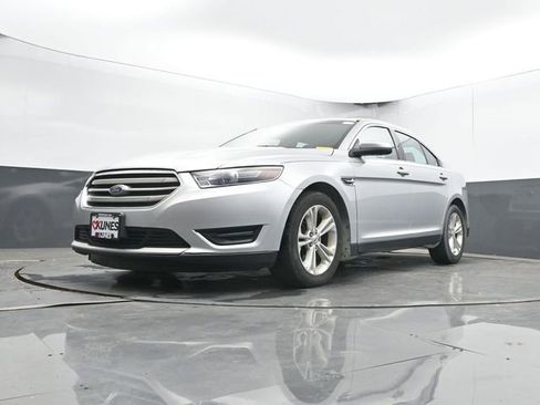 Used 2016 Ford Taurus SEL w/ Equipment Group 201A FWD image 22