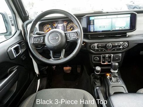 Used 2025 Jeep Gladiator Sport image 7