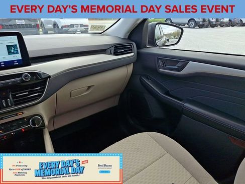 Certified 2022 Ford Escape SE w/ Cold Weather Package AWD/4WD image 16