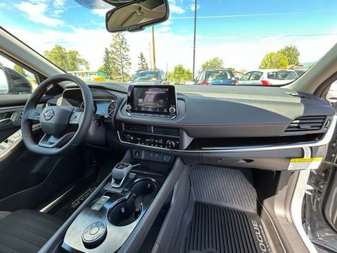 New 2026 Nissan Rogue SV w/ Rock Creek Premium Package AWD/4WD image 32