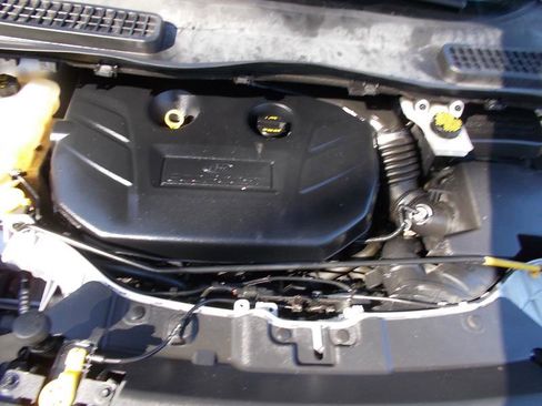 Used 2015 Ford Escape SE w/ Equipment Group 201A image 19