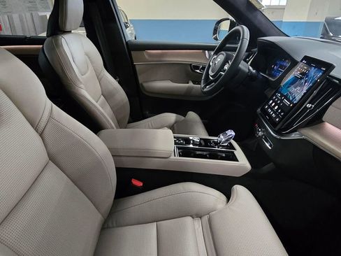 New 2026 Volvo XC90 T8 Ultra w/ Lounge Package image 10