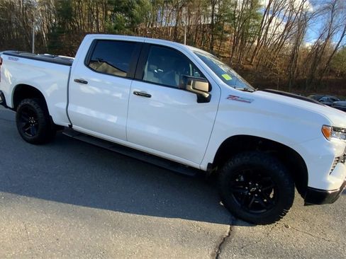 Certified 2022 Chevrolet Silverado 1500 LT Trail Boss w/ Convenience Package II image 3