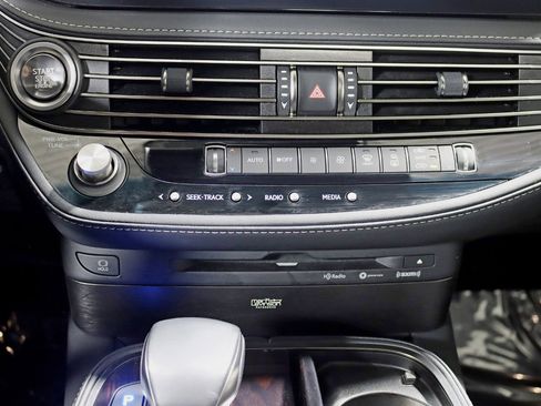 Used 2021 Lexus LS 500 AWD w/ Luxury Package image 24