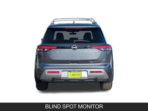 Used 2025 Nissan Pathfinder SL AWD/4WD image 8