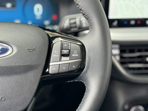 Used 2023 Ford Escape Platinum image 7