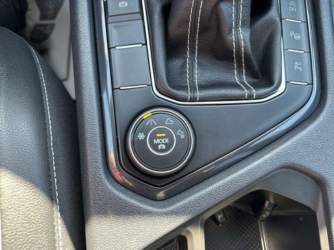 Certified 2023 Volkswagen Tiguan SEL R-Line image 68