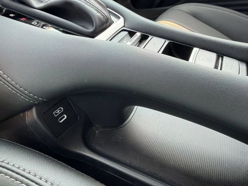 Used 2025 Honda HR-V EX-L image 14