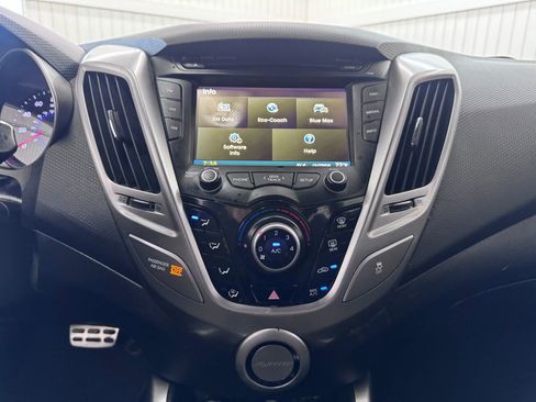 Used 2016 Hyundai Veloster Coupe 3D w/ Option Group 02 image 18